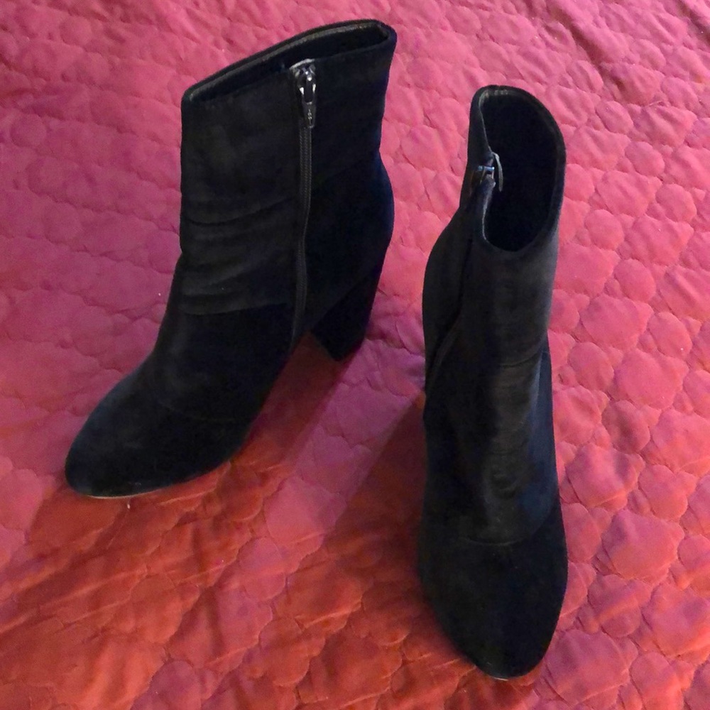 9.5 BCBG Black velvet/velveteen Booties. Block heel